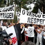 Vasco tem pênalti escandaloso não marcado e empata sem gols com Coritiba