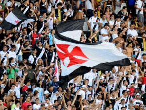 Lição da torcida do Vasco aos que torcem contra