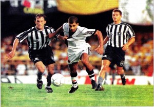 Aconteceu em 11 de abril – Vasco vence Coritiba em 84 e Botafogo em 99 com cobranças de faltas