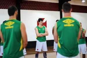 Elenco campeão da Liga Ouro retorna aos treinamentos em São Januário
