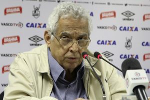 Eurico Miranda cobra punição a árbitro: “O único que não paga pelo seu erro”