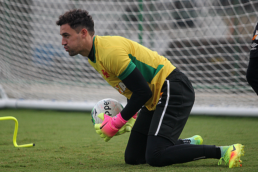 Martín Silva pede dispensa definitva da Seleção do Uruguai para priorizar o Vasco