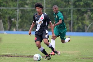 Sub-15 e sub-17 vencem a Portuguesa na Taça Rio