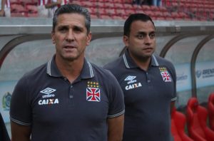 Jorginho lamenta atuação do Vasco e pede foco nos próximos jogos fora do Rio