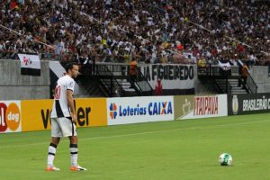 Nenê festeja triunfo e revela emoção com carinho dos manauaras