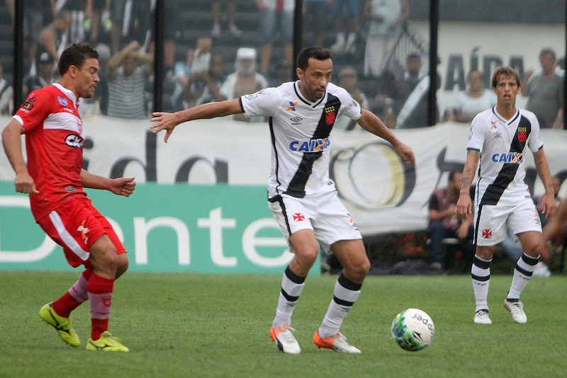 Vasco perde para o CRB em São Januário