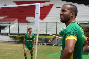 Júlio César classifica duelo com o Avaí como “jogo de seis pontos”