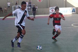 Vasco larga na frente nas quartas de final da Série Ouro do Estadual