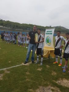 Sub-14 bate Botafogo e conquista o Campeonato Metropolitano