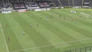 Mirim: Veja o golaço Edvelton no jogo Vasco 1 x 0 Urubu, semi da Taça Rio Sub-14