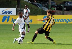 Vasco perde para o Peñarol (URU) em sua estreia na Copa RS