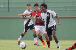 Artilheiro do sub-14, Talles frisa importância do Vasco na sua vida