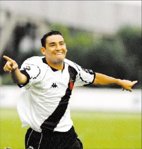 Há 17 anos, Vasco estreava no Rio-SP com goleada de 5 sobre o Palmeiras