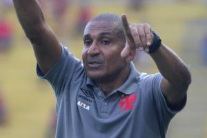 Cristóvão analisa desempenho da equipe contra o Flamengo