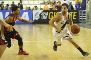 Em duelo disputado, Vasco perde para o Flamengo no NBB