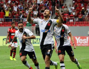 Vasco luta até o fim e empata com o Flamengo no Mané Garrincha