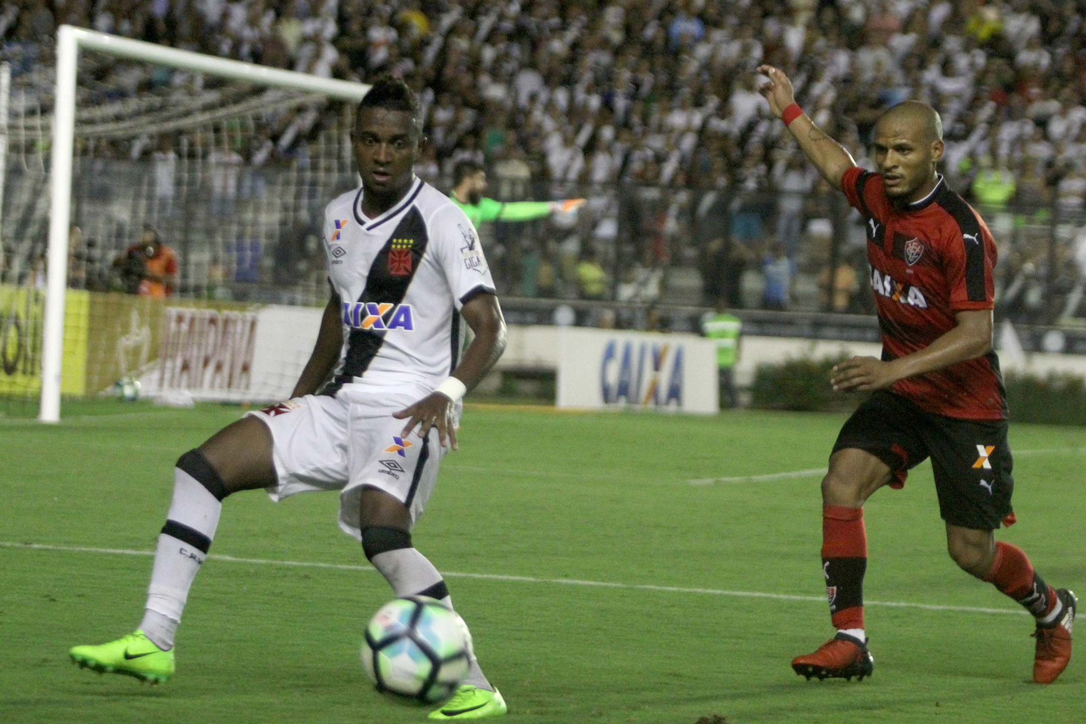 Vasco empata com Vitória em São Januário