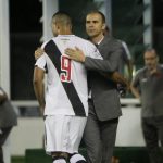 Torcida do Vasco gritou ‘Ah, é Milton Mendes’ ao fim do jogo