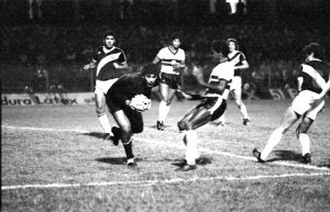Há exatos 32 anos, Milton Mendes, novo treinador cruzmaltino, fazia sua estreia com a camisa do Vasco