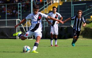 Sub 15 vence o Botafogo