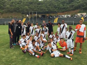 Sub-13 aplica goleada de 6 a 1 no Botafogo pelo Metropolitano