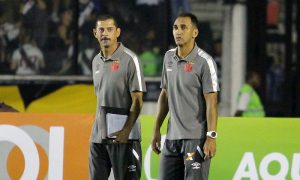 Auxiliar técnico Ednelson Silva analisa jogo contra o Corinthians