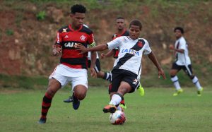Lucão brilha e comanda triunfo do sub-17 sobre o Flamengo
