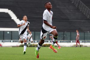 Sub-12 supera Fluminense e segue invicto no Metropolitano