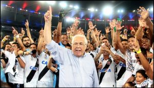 Eurico Miranda parabeniza o rubro-negro Apolinho pelo Tetra-vice da Copa do Brasil