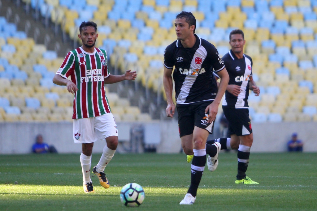 Com grande atuação, Vasco vence o Fluminense no Maracanã