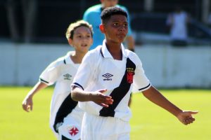 Sub 11: garotada almoça o Flamengo na Gávea