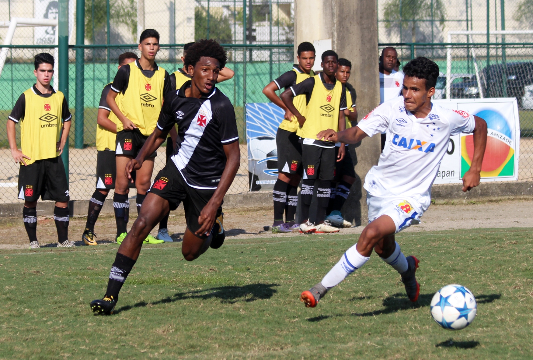 Sub-15 bate Cruzeiro e larga com o pé direito na Copa da Amizade