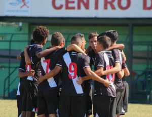 Sub-15 encerra primeira fase da Copa da Amizade na liderança