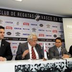 Campeões cariocas pelo sub-20 posam para foto oficial em São Januário