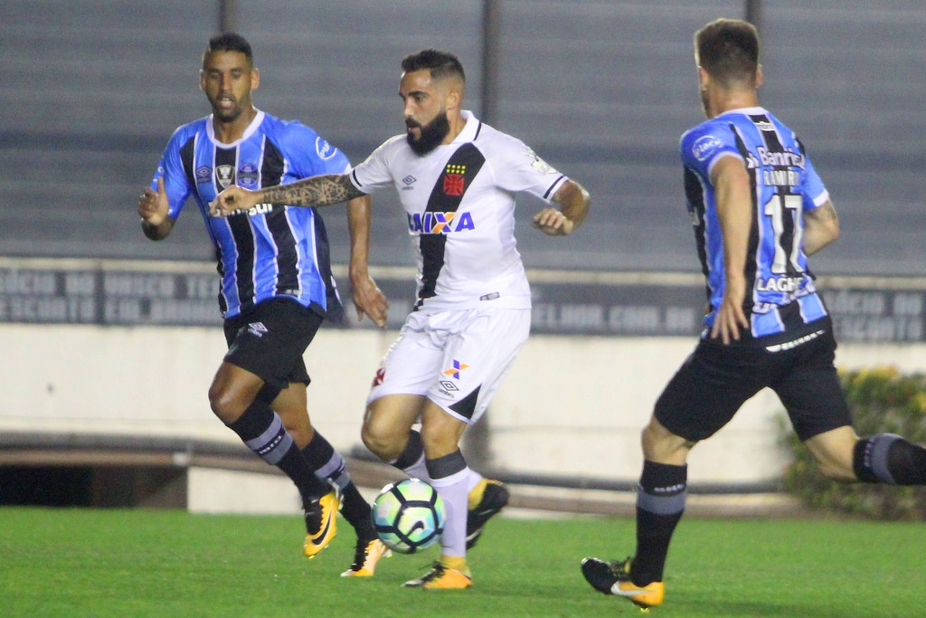 Vasco vence Grêmio por 1 a 0 e dorme no G6 do Brasileiro