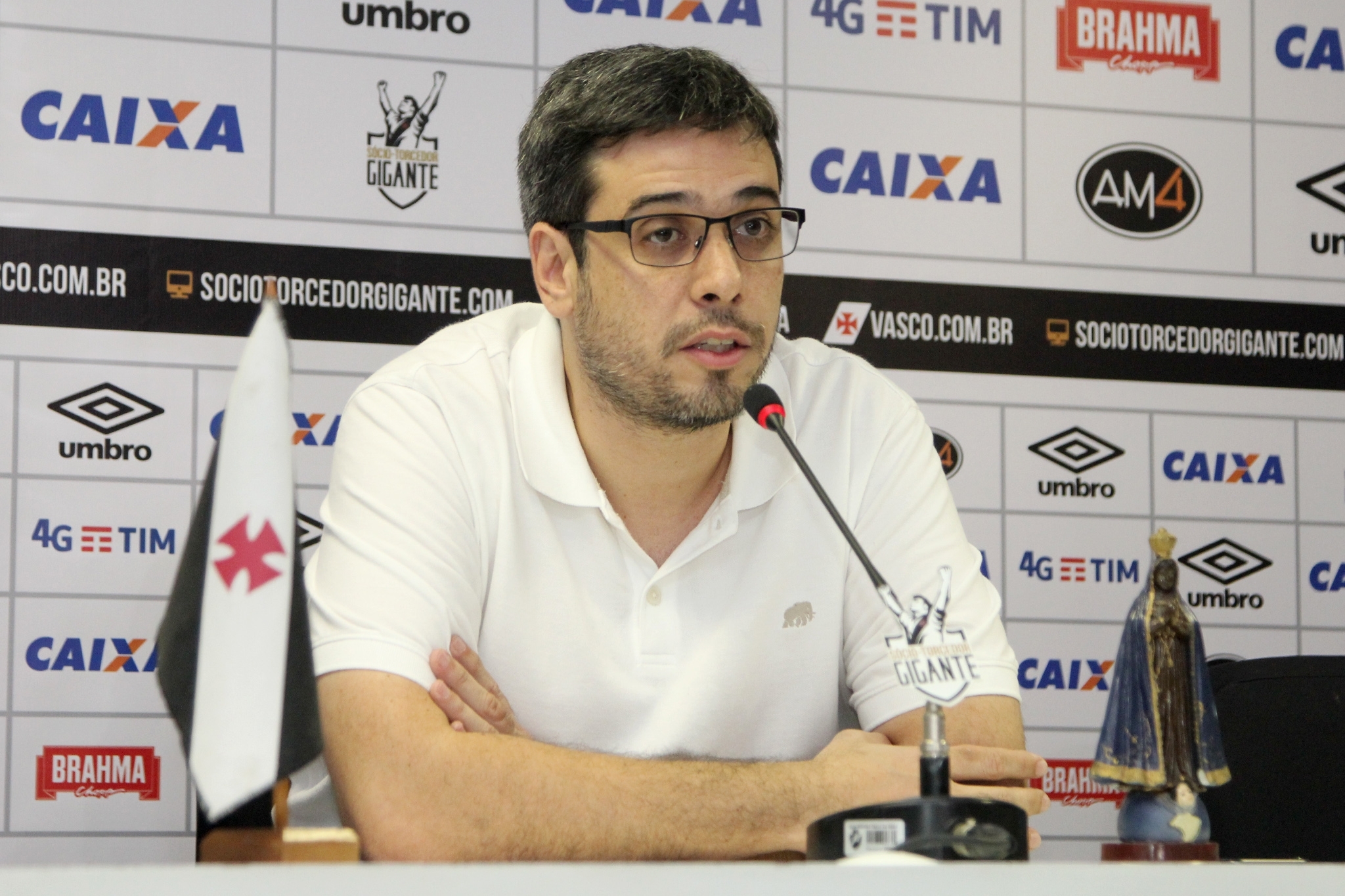 Eurico Brandão Miranda faz pronunciamento após jogo em São Paulo