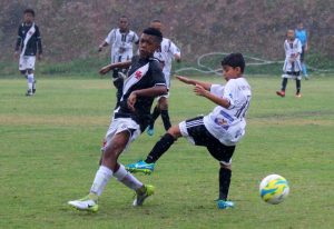 Sub-11 goleia Campo Grande e segue 100% no Metropolitano