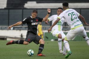 Vasco empata com a Chapecoense por 1 a 1 em São Januário