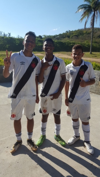 Sub-13 e sub-14 garantem grandes vitórias no Metropolitano