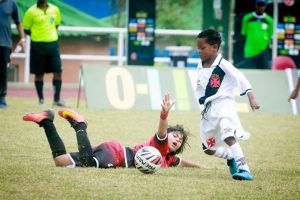 Vasco larga com o pé direito na Copa Dente de Leite Kids sub-08