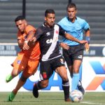 Nos braços de sua torcida, Vasco vence Botafogo no Maracanã