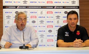 Presidente e Zé Ricardo exaltam elenco após vitória no clássico