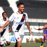 Vasco bate Atlético/GO fora de casa e amplia série invicta no Brasileiro