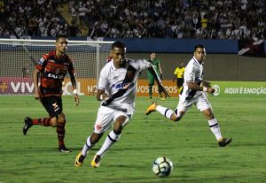 Vasco bate Atlético/GO fora de casa e amplia série invicta no Brasileiro