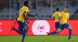Paulinho marca e coloca Brasil na semifinal da Copa do Mundo sub-17