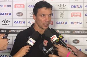 Zé Ricardo elogia performance na Vila Belmiro: “Merecemos a vitória”