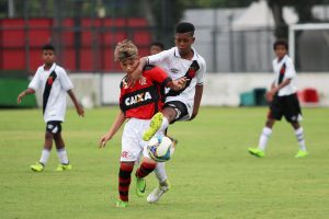 Sub-11 arranca empate do Flamengo na Gávea pelo Metropolitano