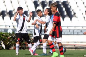 Sub-12 volta a vencer o Flamengo e avança para final do Metropolitano