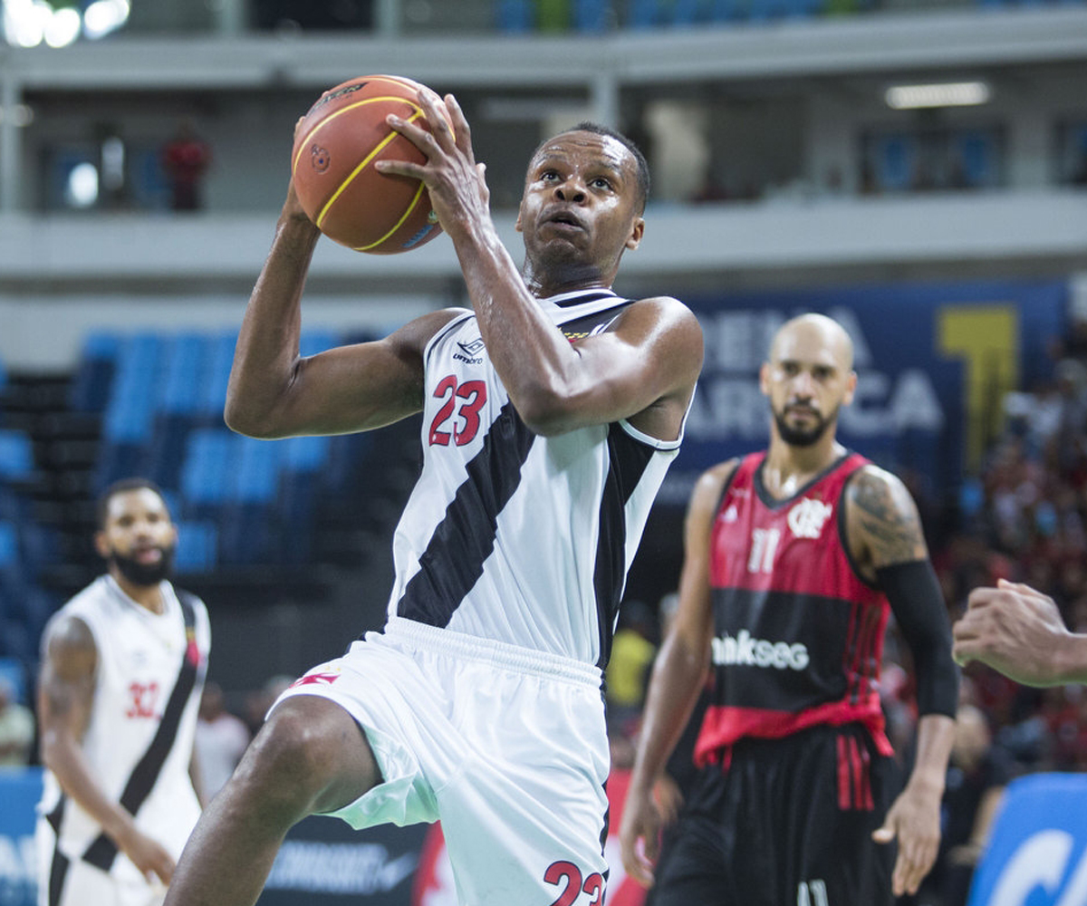 Vasco é superado pelo Flamengo na Arena Carioca pelo NBB 10