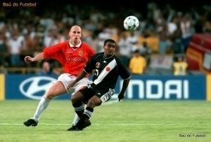 Há 18 anos, Vasco dava show no Mundial de Clubes: 3 a 1 no Manchester United